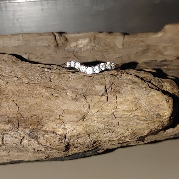 Jeulia Ring Size 9 Vintage Sterling Silver Stackable Wrap Moissanite Accents - Picture 14 of 15